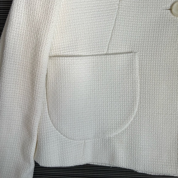 *gently used* Banana Republic white blazer (size S) - Picture 4 of 8